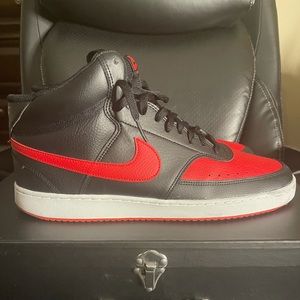 Nike Men’s basketball sneakers